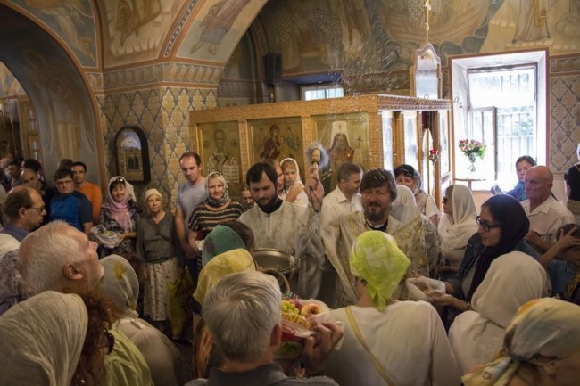 храм благовещения пресвятой богородицы в федосьино духовенство. храм благовещения пресвятой в федосьино расписание. благовещенский храм в переделкино. москвы. храм благовещения пресвятой в федосьино расписание.